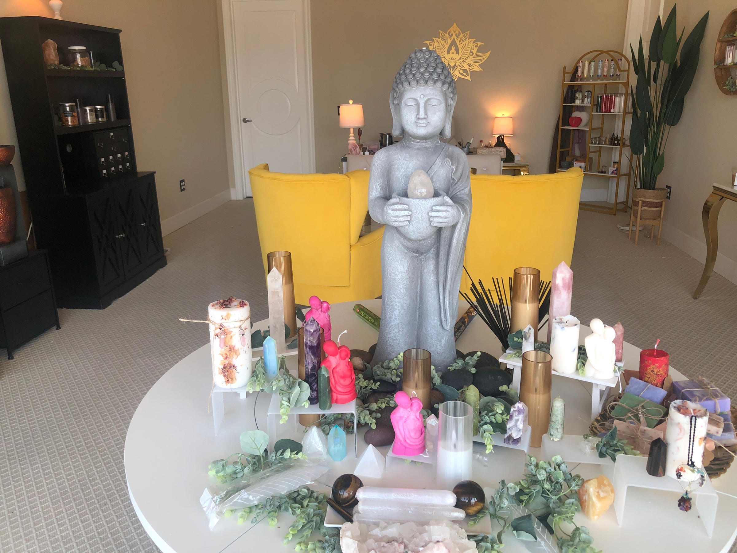 Sacred Insights – Tarot, Psychic & Palm Readings + Chakra & Aura Work