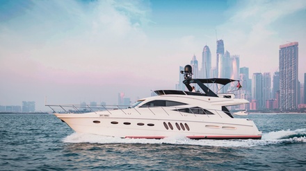 60-Minute Yacht tour Dubai - Dubai Premium Yachts
