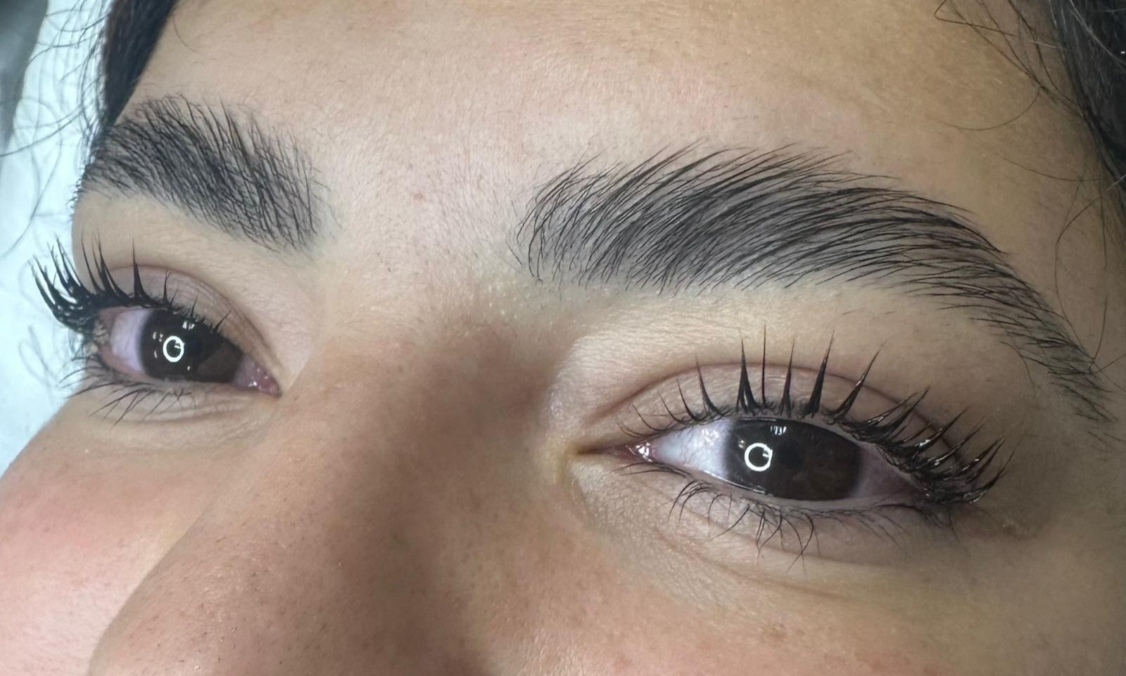 Discover Permanent Beauty by Diana's eyebrow lamination, tint and wax with up to 50% off for beautiful, defined brows