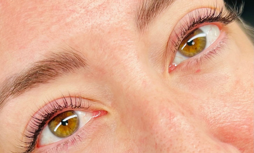 Image 4: Up to 35% Off on Eyelash Extensions at Solstice Lashes