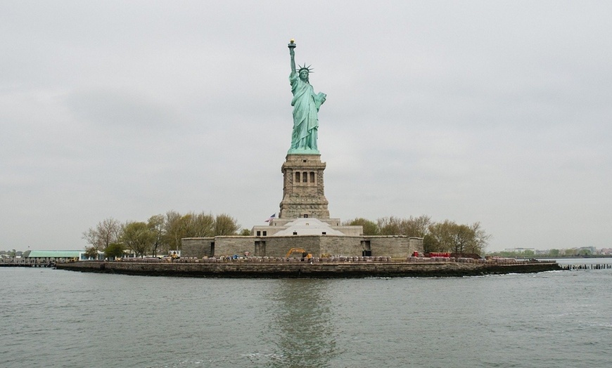 Image 1: Cruise NYC's Waterways: 60-min Narrated Boat Tour of Statue of Liberty