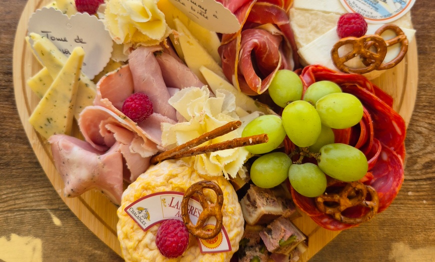 Image 1: Planche de fromages, charcuterie, fondue ou raclette pour 2 pers.
