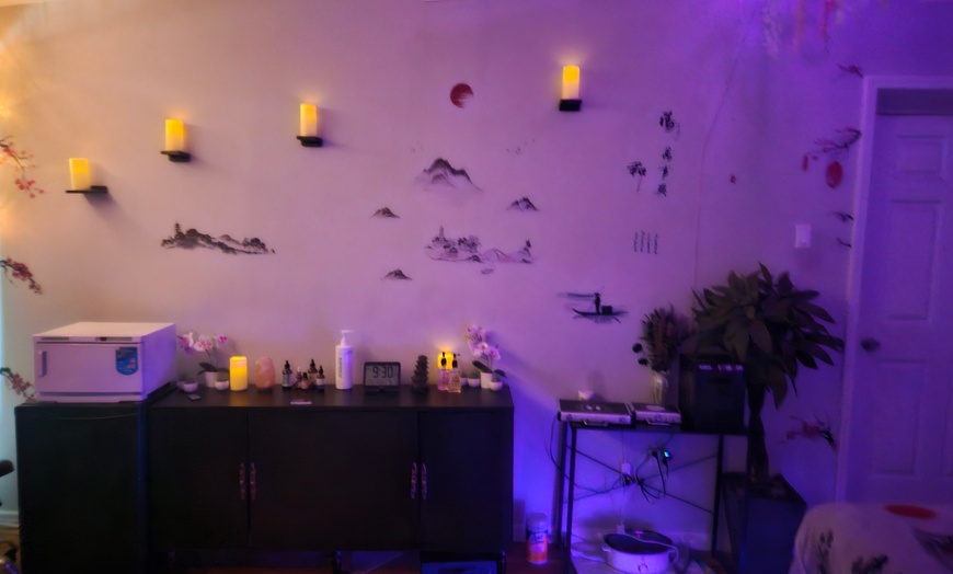 Image 3: Hot Stone Massage, Aromatherapy & Hot Towels (30, 60, 90 Min)