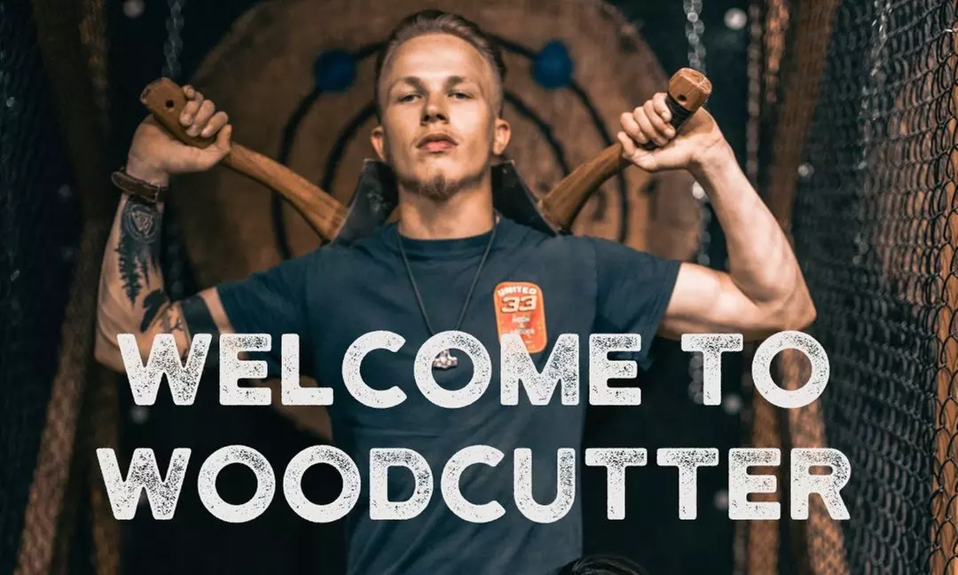 Woodcutter: Axtwerfen auf Premiumniveau – purer Spaß mit der Axt für bis zu 8 Personen (bis zu 23% sparen) - Primary Image