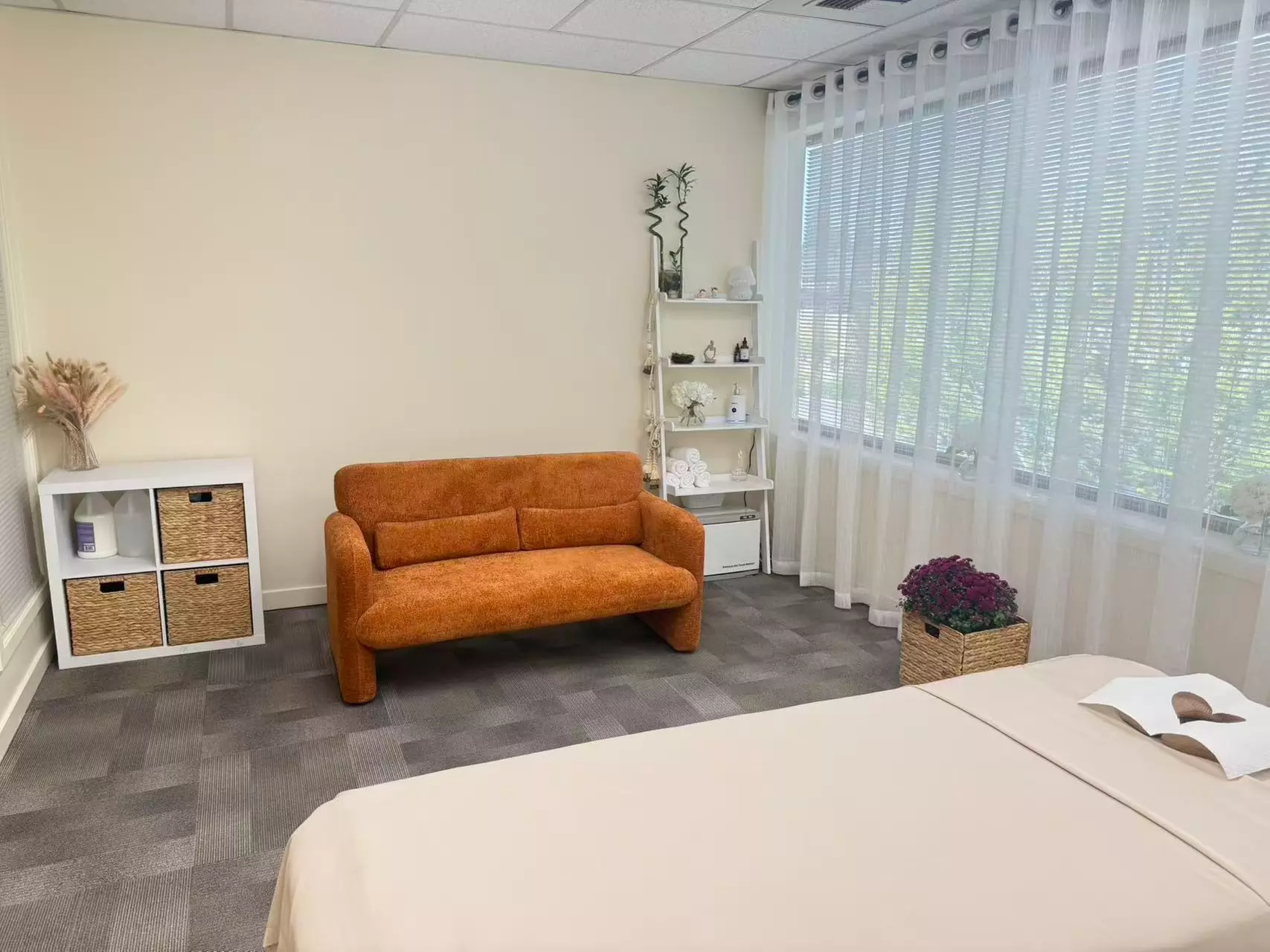Relax & Rejuvenate: Therapeutic Massage Packages at Yun Essence Spa