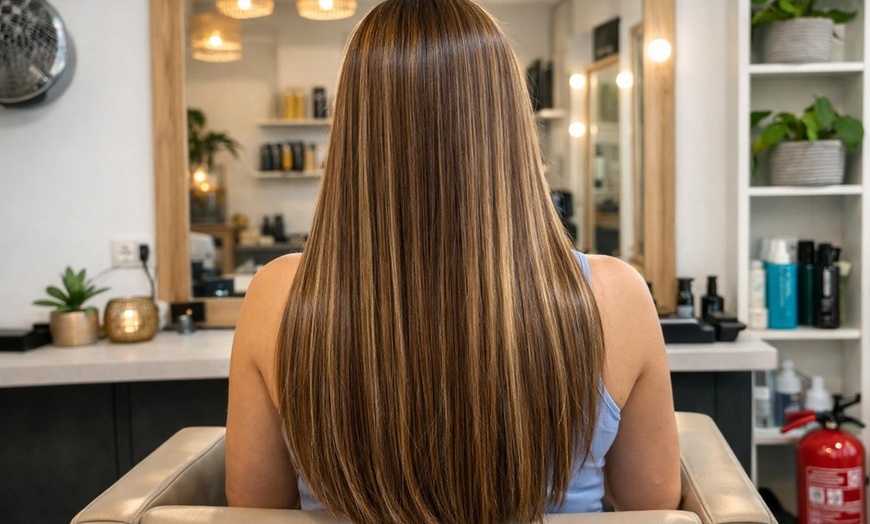 Image 8: Sesión de peluquería en Non Stop Beauty