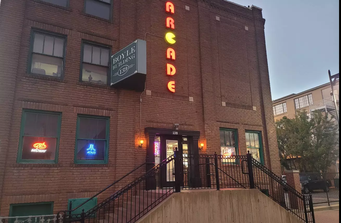 All-You-Can-Play Arcade Experience – Wichita, KS