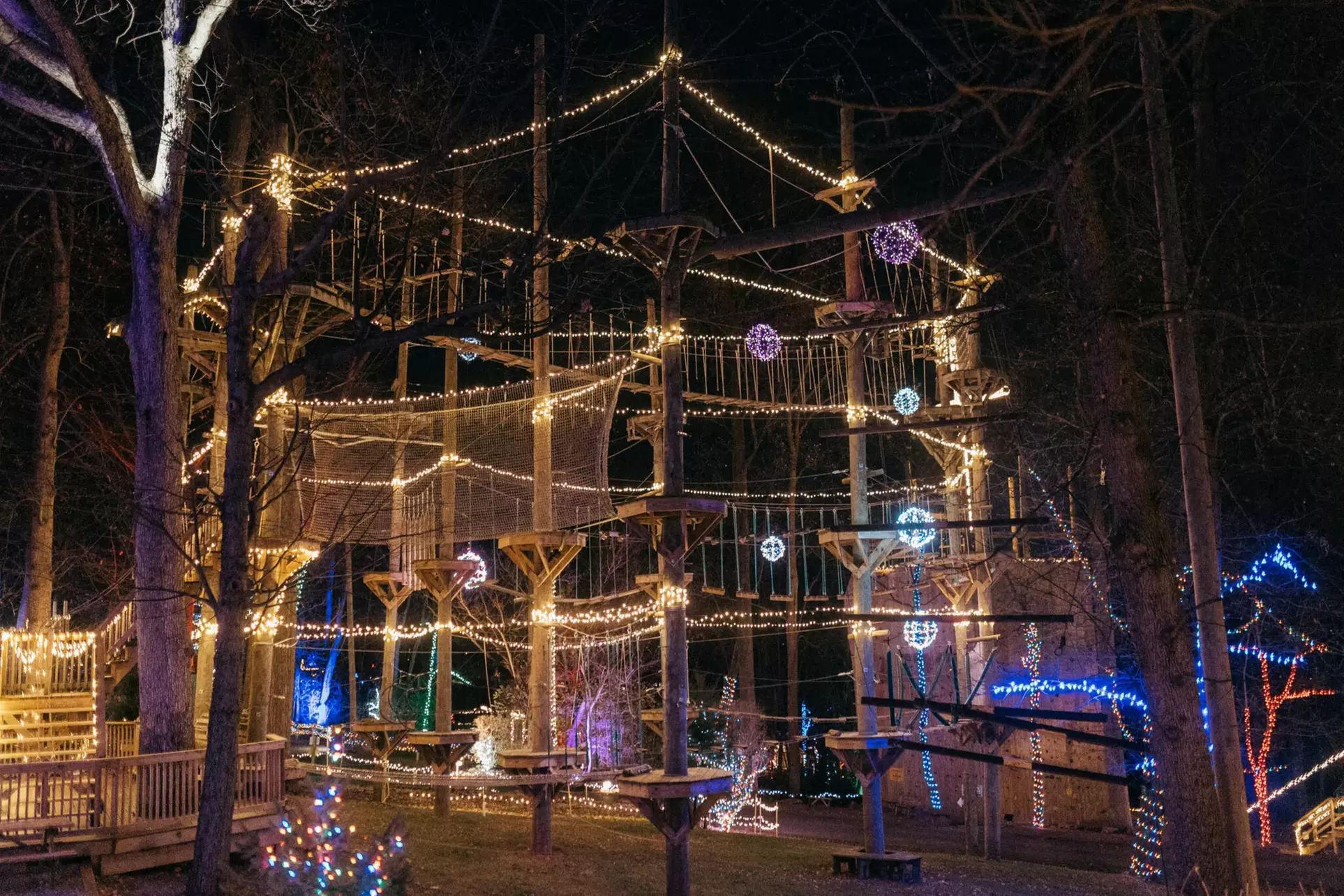 Refreshing Mountain Canopy Zipline & Christmas Lights – Stevens, PA