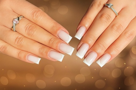 Beauté des mains avec pose de vernis semi-permanent