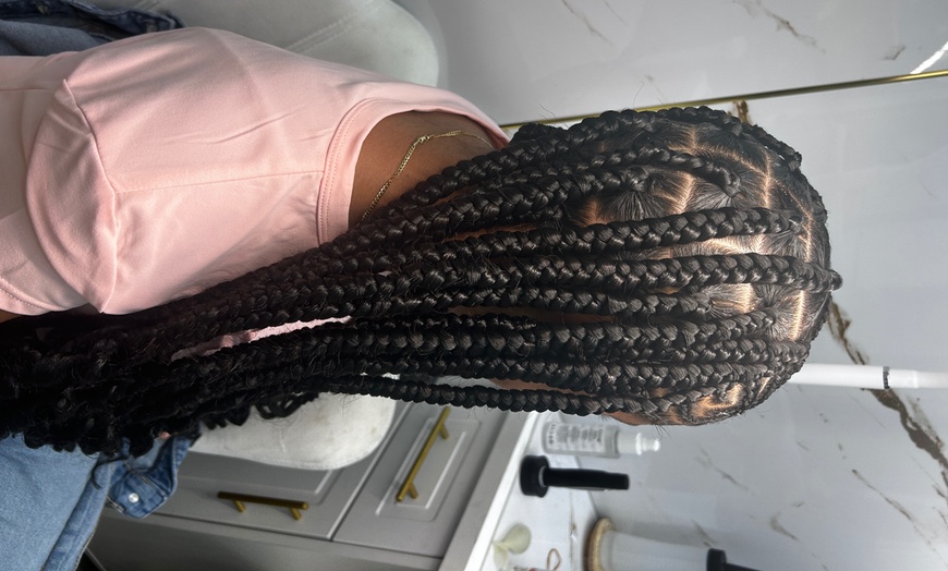 Image 3: Transform Your Look with Stylish Knotless or Box Braids
