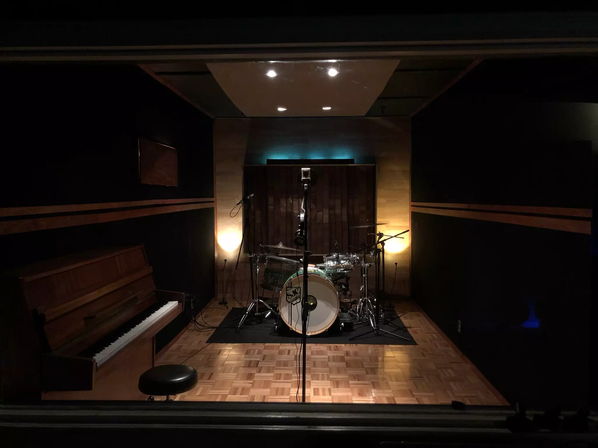 Up to 45% Off on Recording Studio Rental at Iconica Hollywood Recording Studio - Second Medium