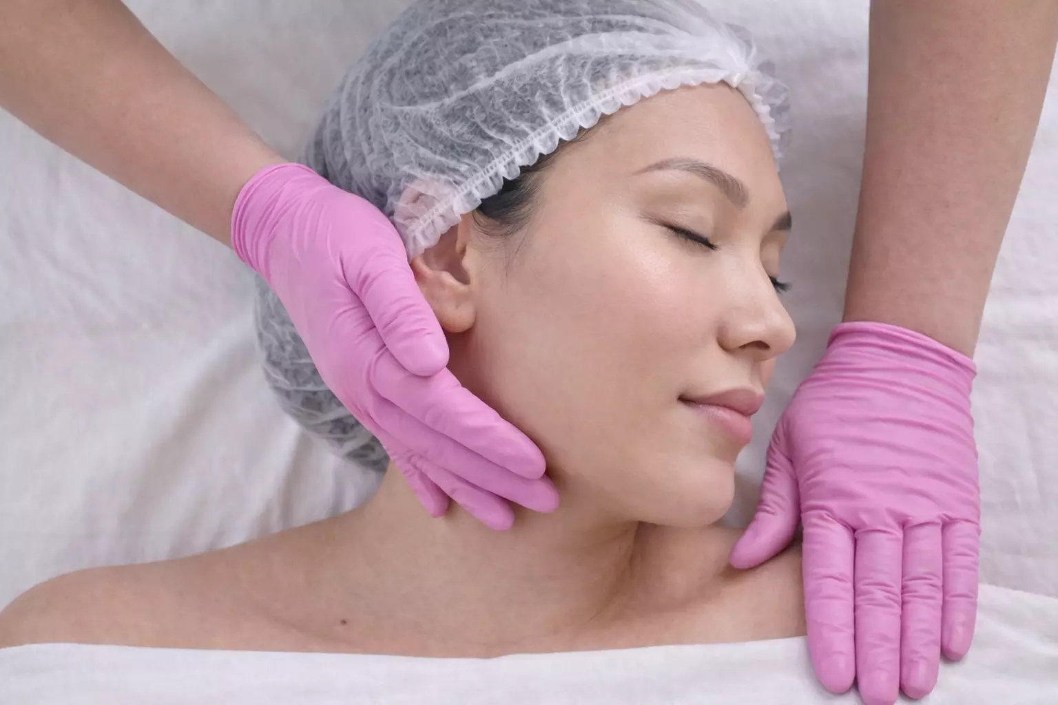 1 or 1.5-Hour Classic Rejuvenation Facial Massage Sessions at Kyun Care Cosmetology(Up To 50% Off) - Primary Image