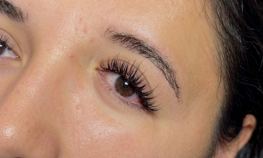 Image 2: Fuller, Defined Lashes with Classic or Hybrid Extensions