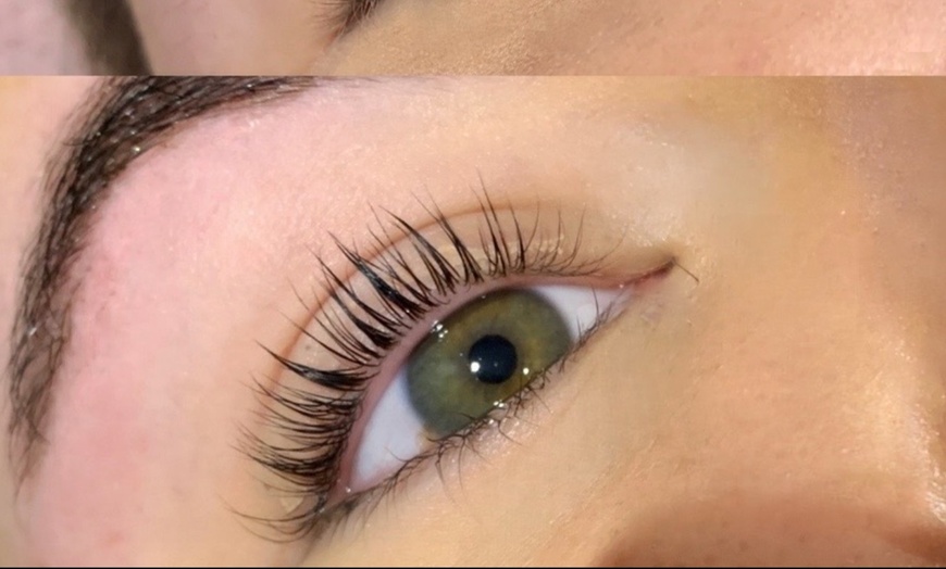 Image 2: Up to 40% Off on Eyelash Perm at Bee Studio (lash&brow)