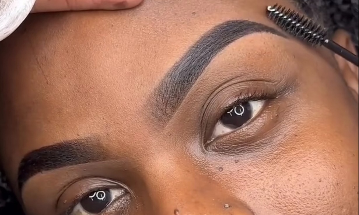 Transform Your Look with Eyebrow Wax or Eyebrow Wax Shape and Tint 