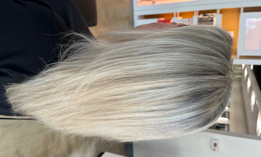Image 7: Up to 37% Off on Salon - Hair Color / Highlights - Roots at Srqblondingbabe