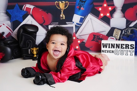 15-Minute In-Studio Photo Session for Up to Four People - Lala Photography STL