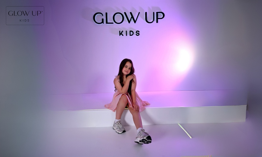 Image 2: Transform into a Princess with a Glow Up Photoshoot