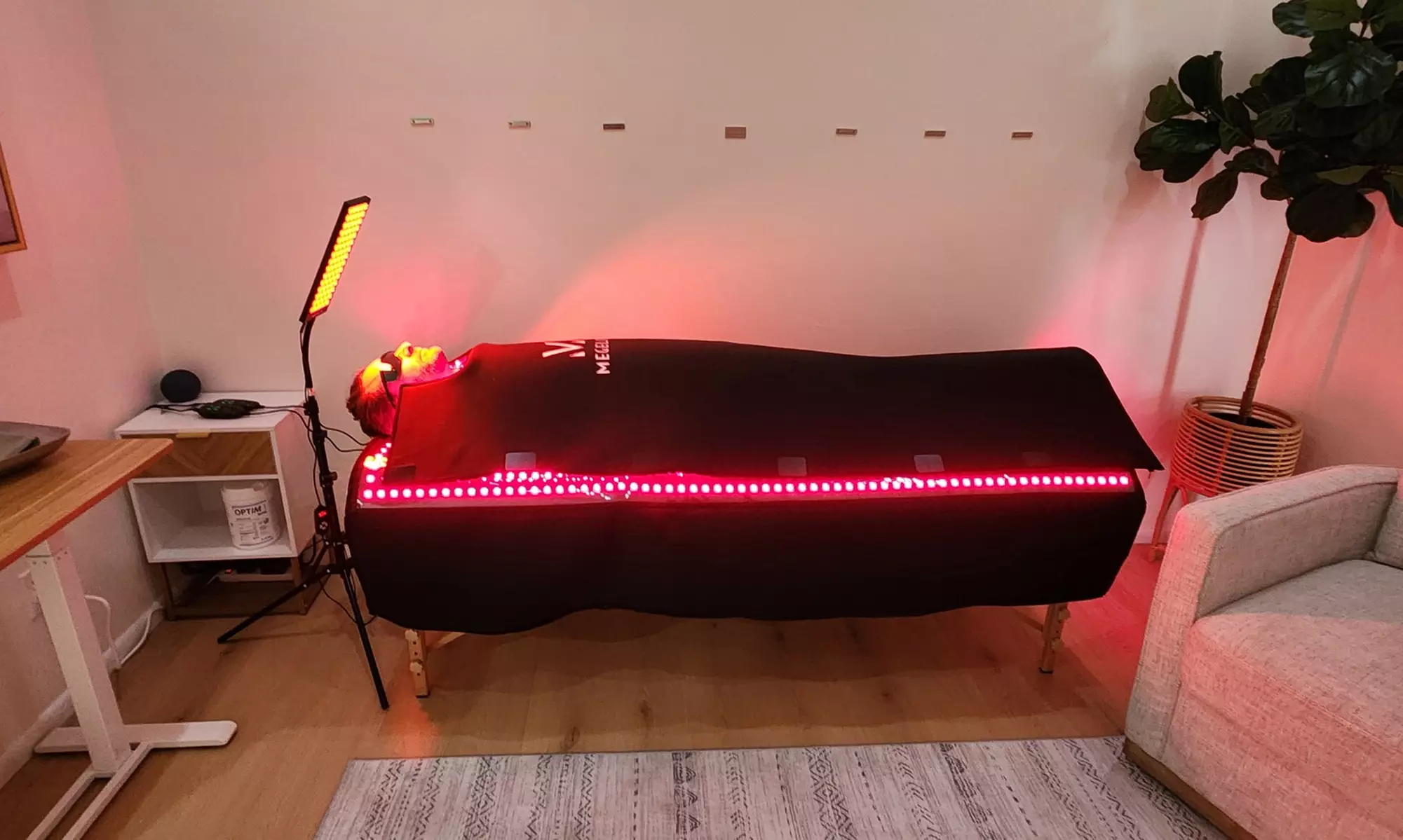 Red Light Therapy: Skin Rejuvenation, Pain Relief & Muscle Recovery