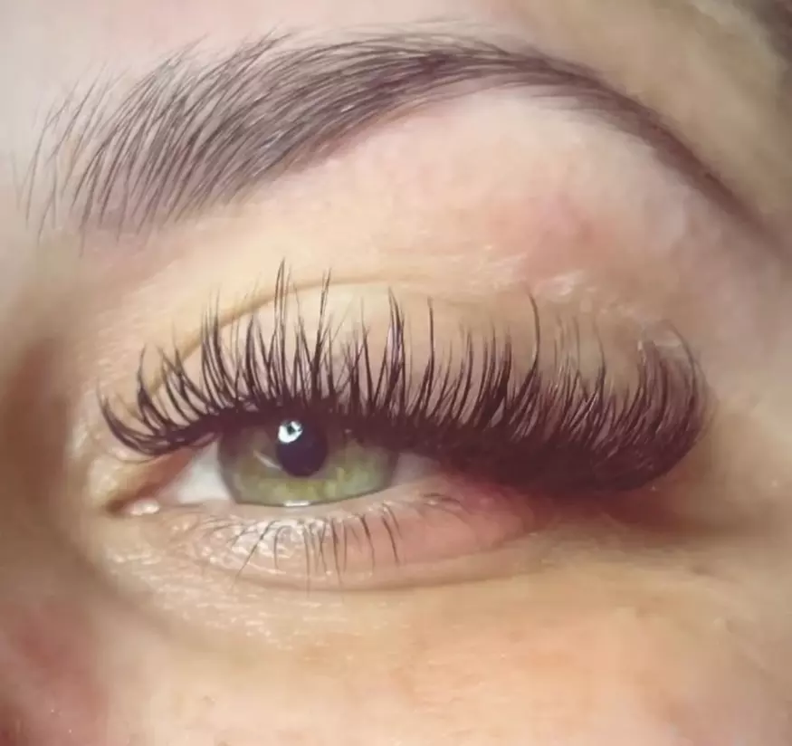 Choose Your Perfect Eyelash Extension Style for a Glamorous Look