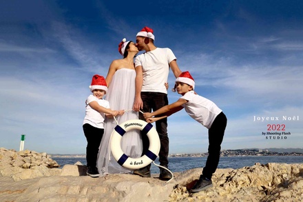 Shooting en famille 5 personnes bébé offert - SHOOTING PHOTO FAMILLE GROUPE MARSEILLE OU LAVANDOU