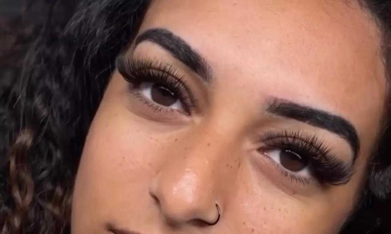 Enhance Your Look with a Full Set and 6D Volume Lash Extensions