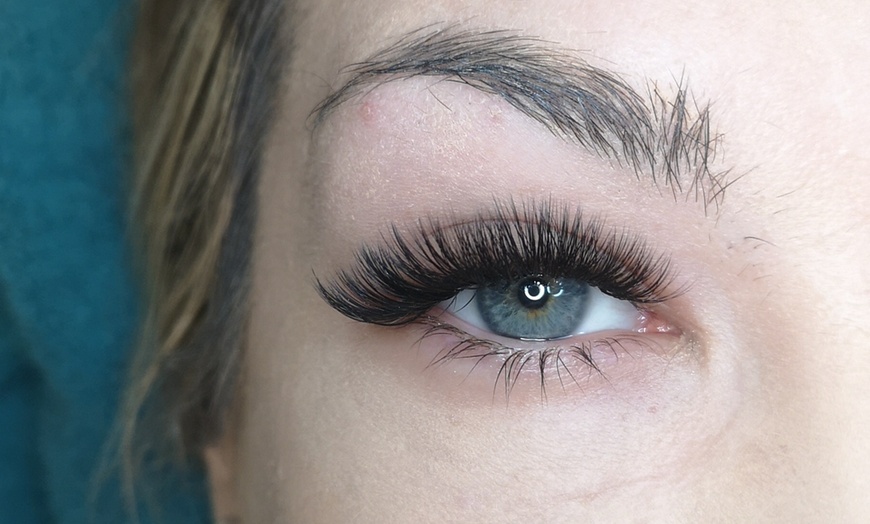 Image 10: Master Lash Artist's Expert Infill of Extensions, Tinting and More!