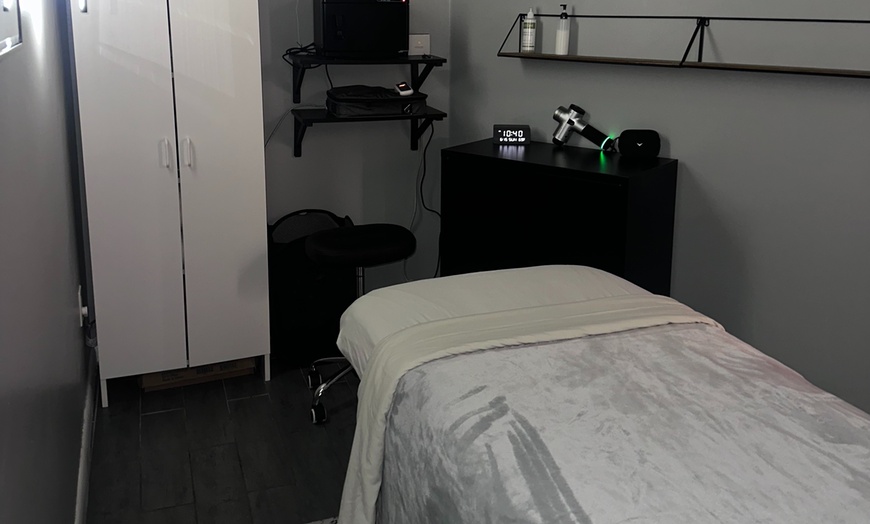 Image 3: Rejuvenate with One or Two 60 or 90-Min Swedish Massage  