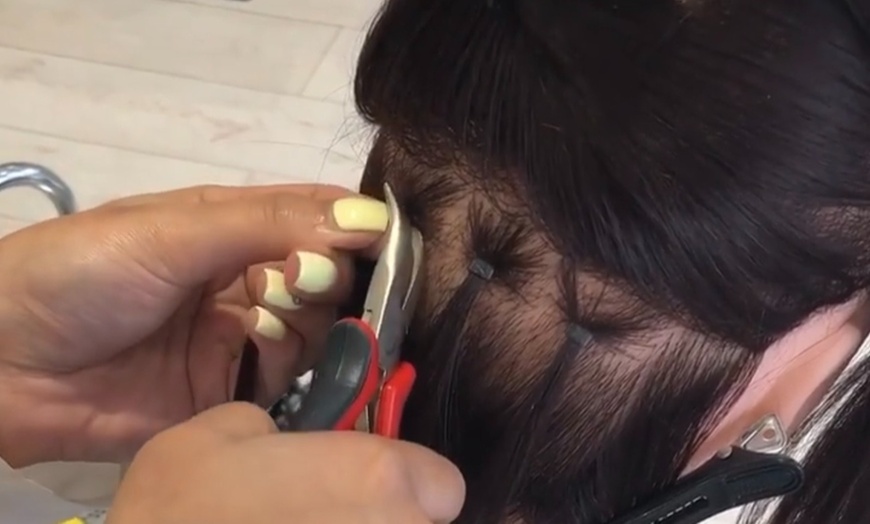 Image 2: Master in Hair Extension Class with 5 Methods for a New Career Path