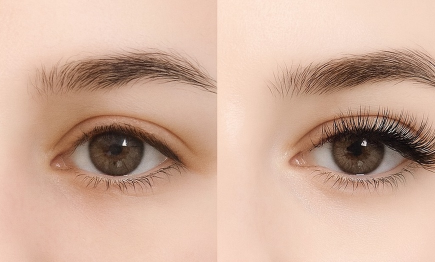 Image 3: Cashmere or Mink Eyelash Extensions at Chelsea Lash