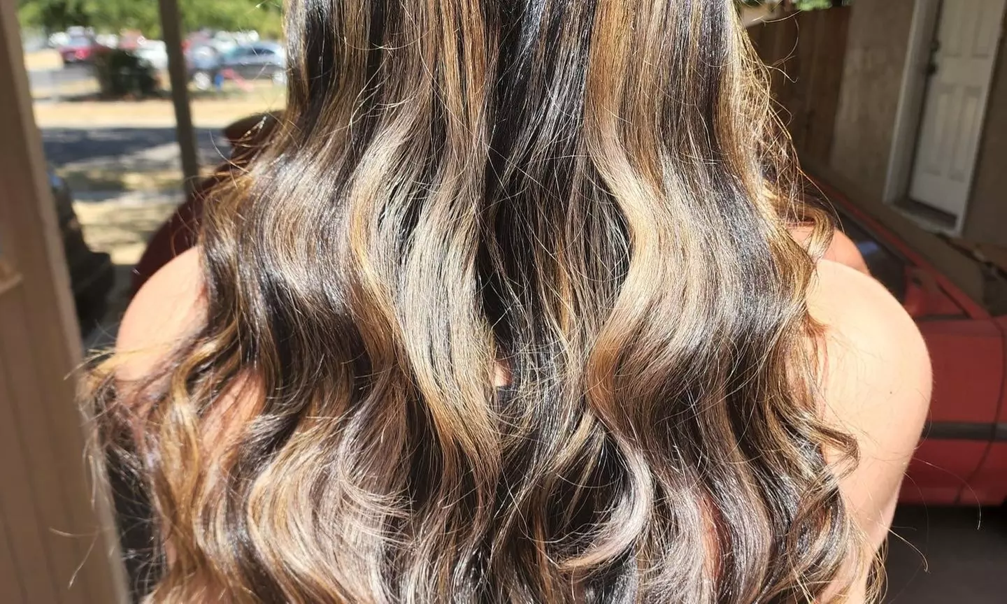 Medium or Large Knotless Braid Session or Full Highlights