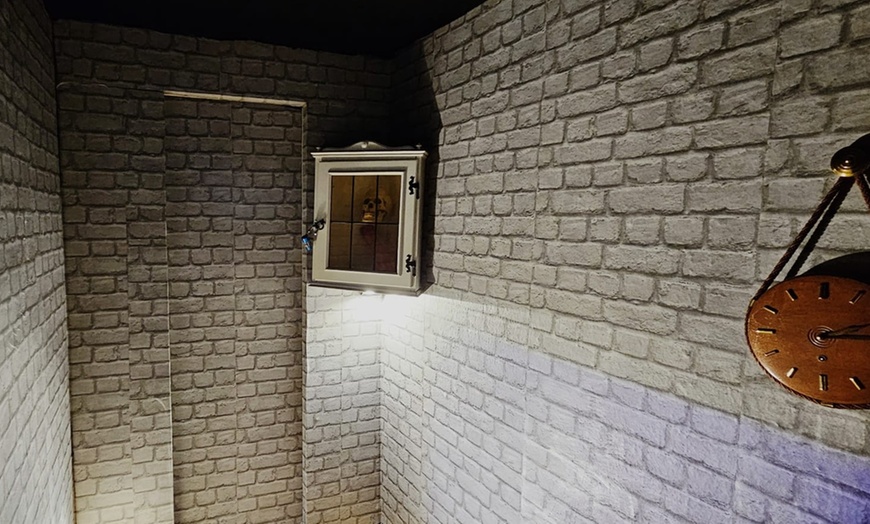 Image 8: Escape Room