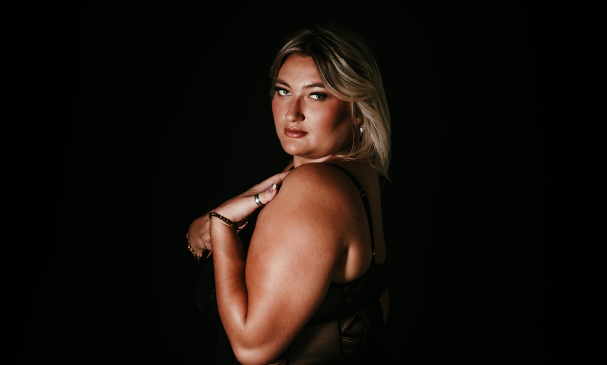 Image 1: Séance photo studio portrait, grossesse ou boudoir