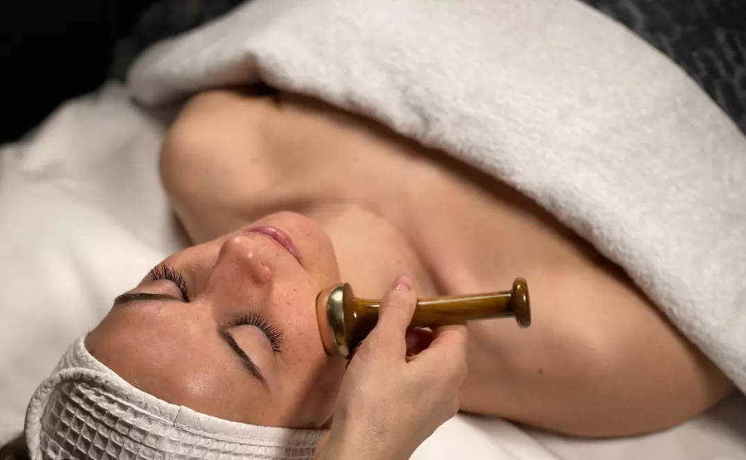 Massage crânien indien "Shirotchampi" ou rituel complet avec soin visage Kansa au cabinet Anélya - Primary Image