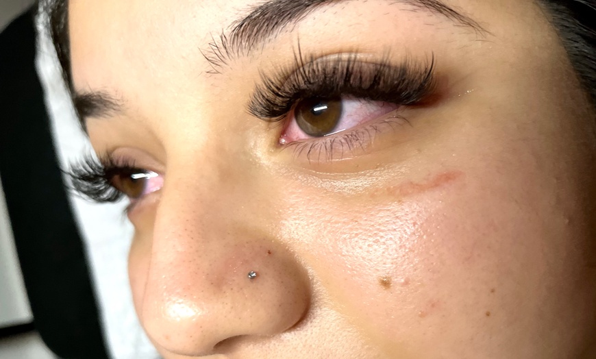Image 5: Transform Your Lashes: Classic, Hybrid or Volume Eyelash Extensions 