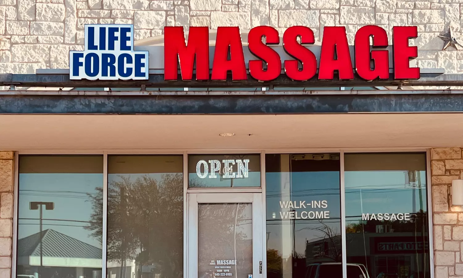 60-Min Facial Lymphatic Massage, Neck+ Shoulder Relaxation & More