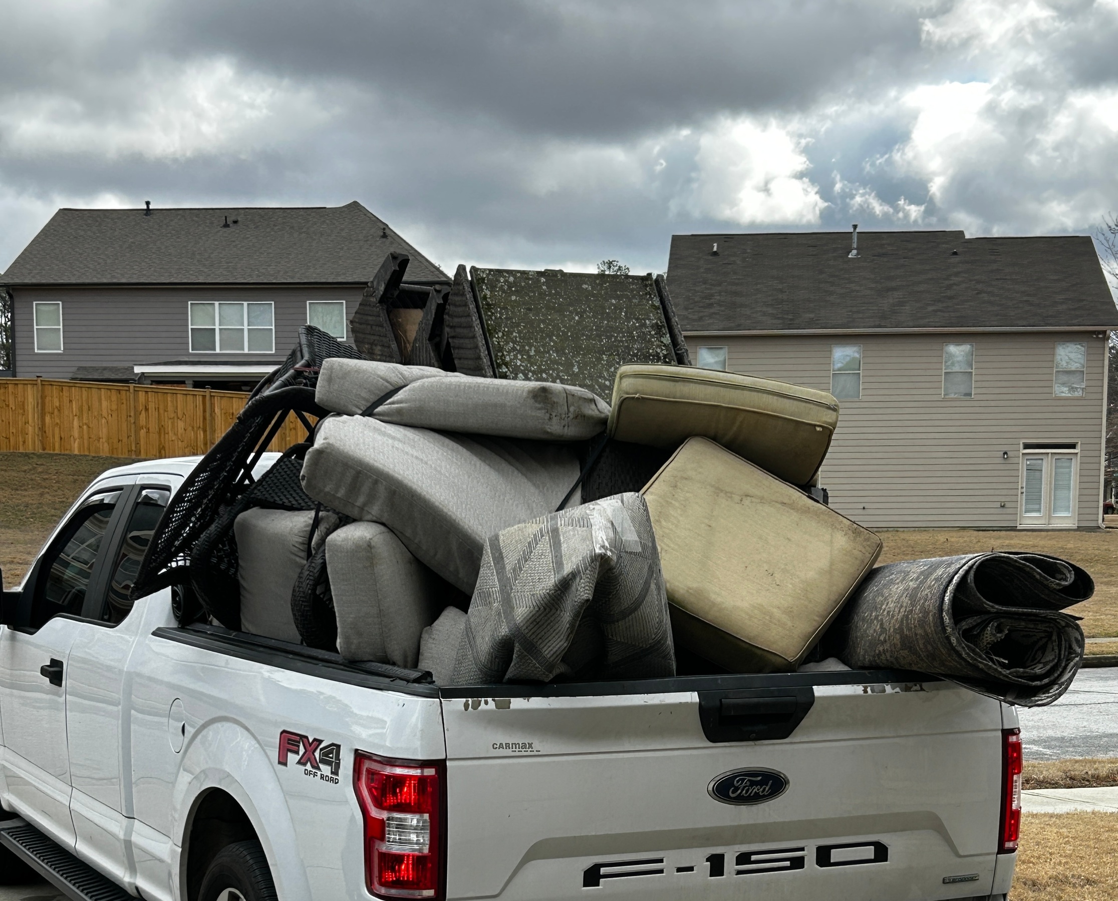 Efficient Junk Removal Service with Optional Extra Staff