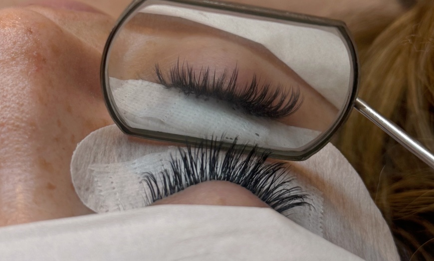 Image 6: Combine a Lash Lift and Brow Lamination for Defined Beauty