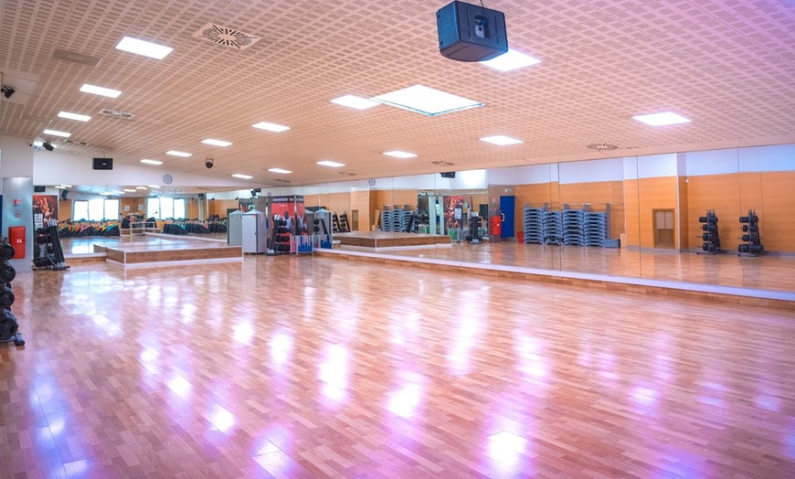 Image 1: Jusqu'à 50% de remise sur Gym chez Central Fit Vincennes