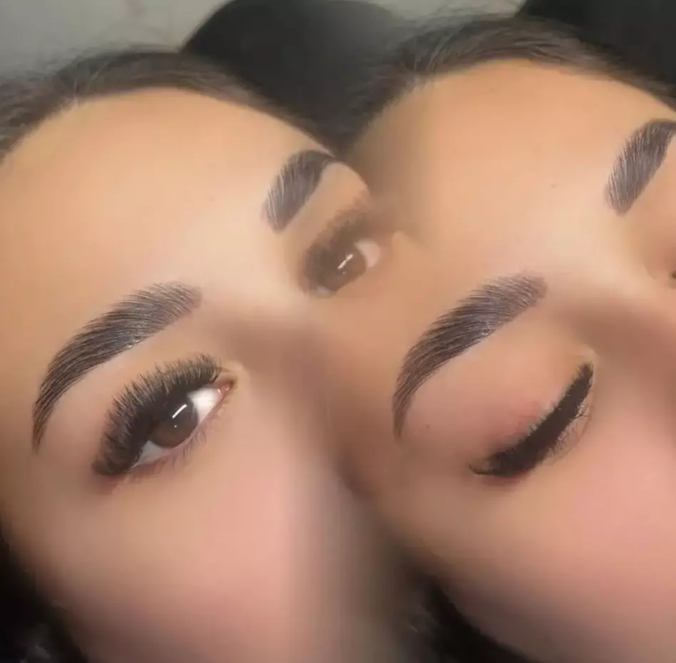 Full Set of Eyelash Extensions Session with Optional 1 Fill Session