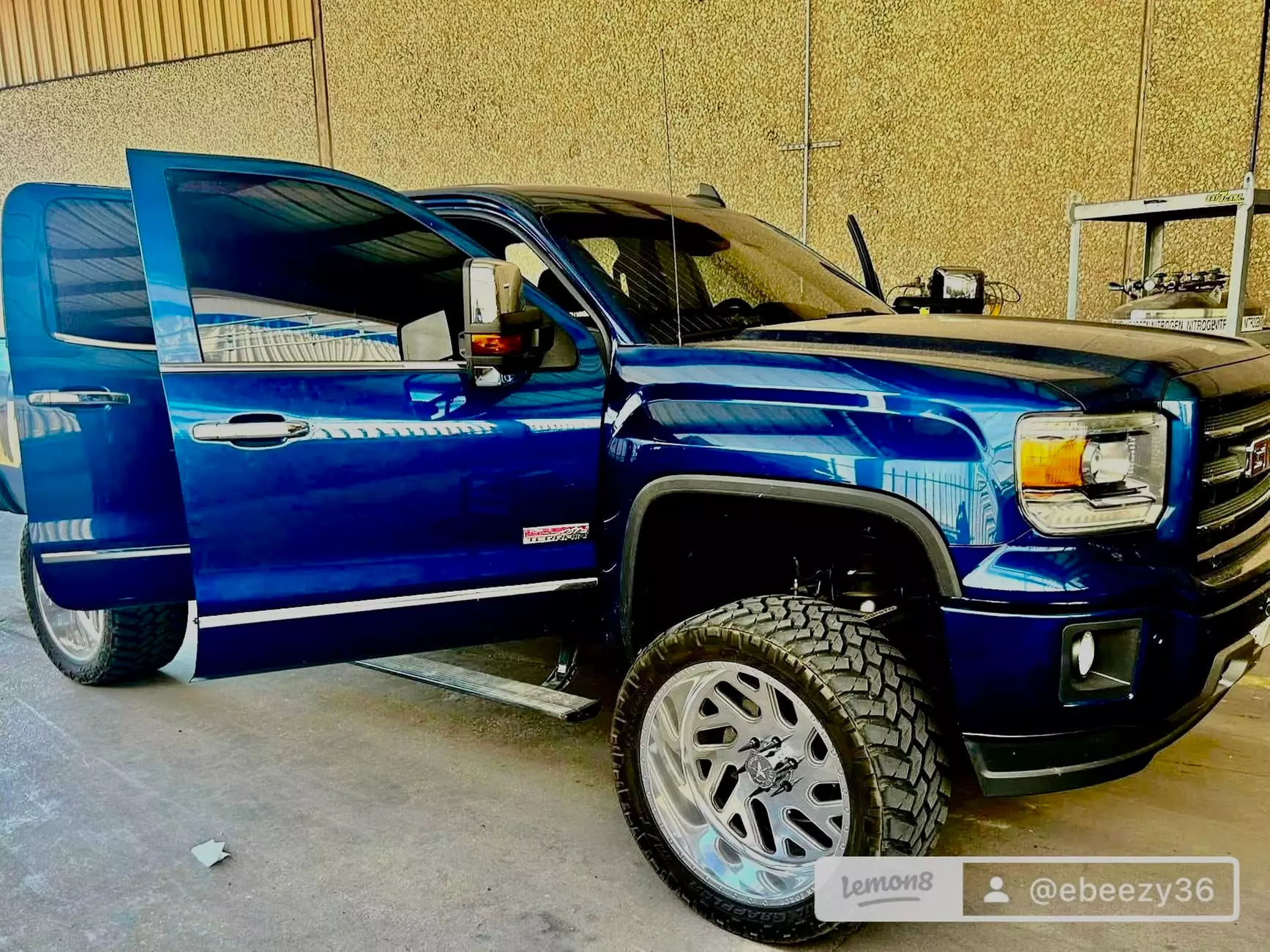 Exterior Detail for a Car, Pickup, SUV or Minivan or Full Detailing