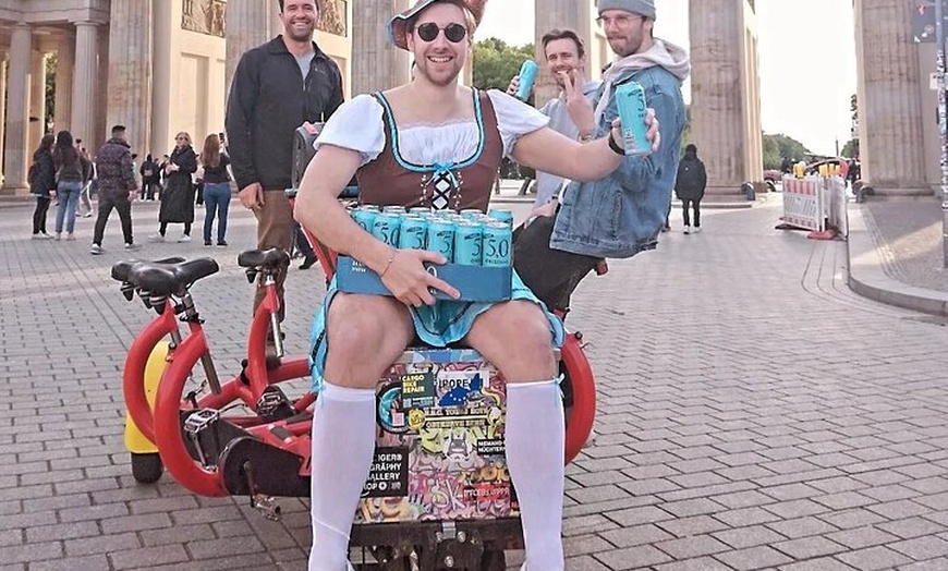 Image 7: Rickshaw Tour für 2 Pers. / Party Bike Tour für bis zu 6 Pers. bei Rickshaw Sightseeing Berlin (bis 35% sparen)