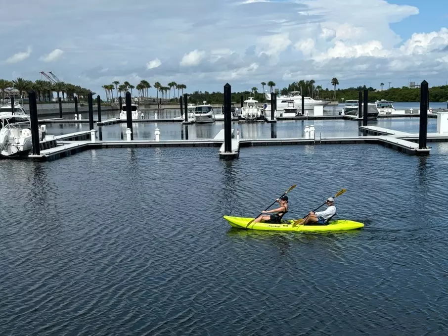 1 Hr Kayak Rental for 1or 4/ Tandem/Single Kayak Rental (Two People)