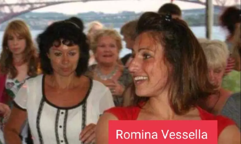 Master Beginners Salsa & Bachata Dance: 4 or 12 Classes - Second Medium