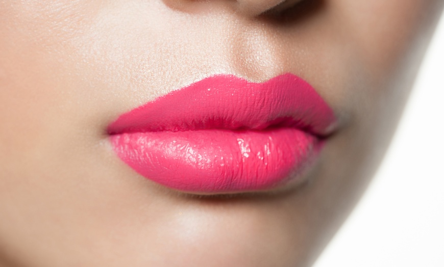 Image 3: Get Signature Eyebrow Package or 30-min Express Makeup Application at De Kruijff at the Veranda (Up To 28% Off)