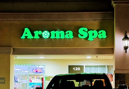 60-Minute Aromatherapy Massage + Reiki Energy Healing - Aroma Spa