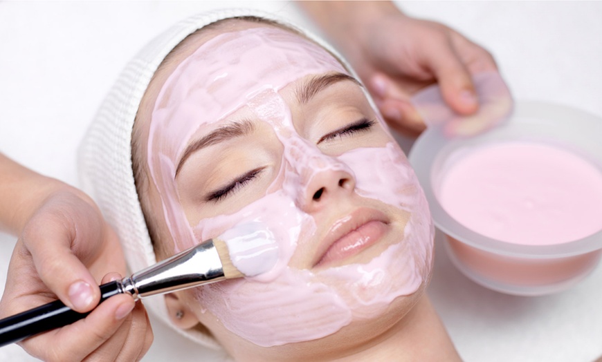 Image 2: Up to 59% Off on Eyelash Extensions at MajesticTech.Lashes