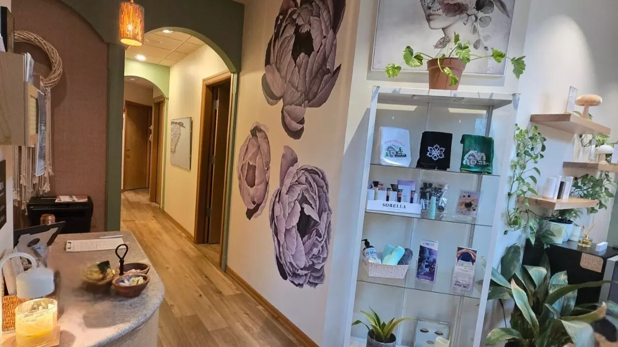 Relax with 60, 90, or 120 Minutes Relaxation Massage