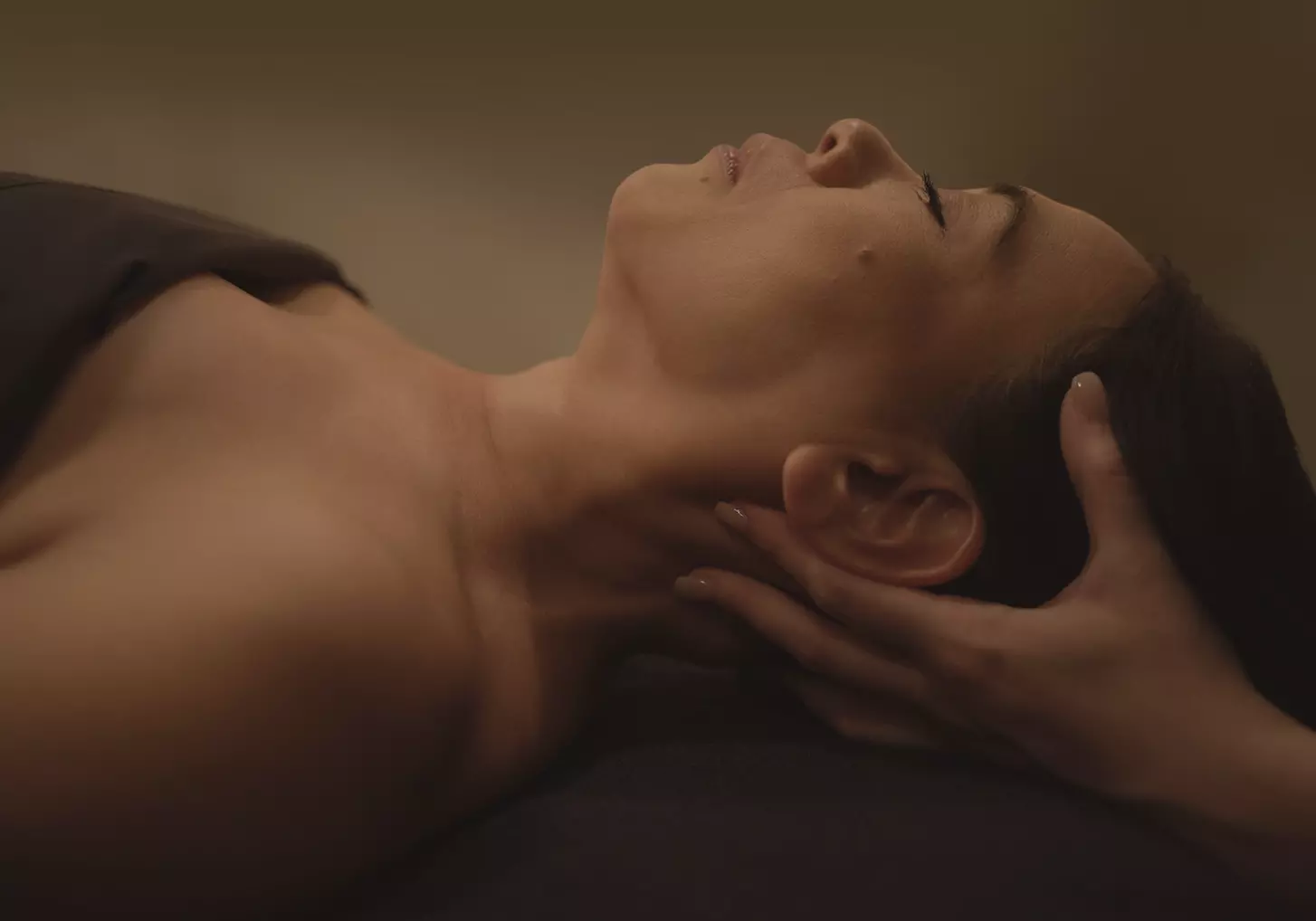 Get a 30-minute Aromatherapy Scalp Massage at Zenbar Healing Studio  (35% off) - Primary Image