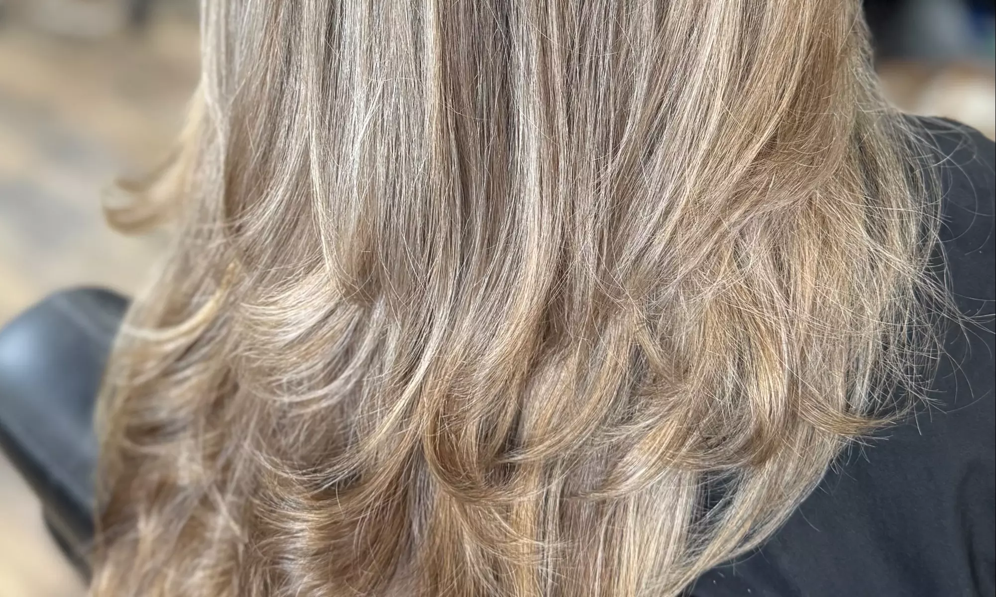 Unleash Your Inner Glam with a Stunning Hair Makeover!